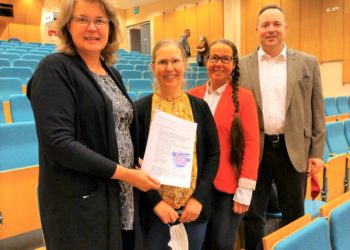 Valtuustosopimuksen allekirjoitus