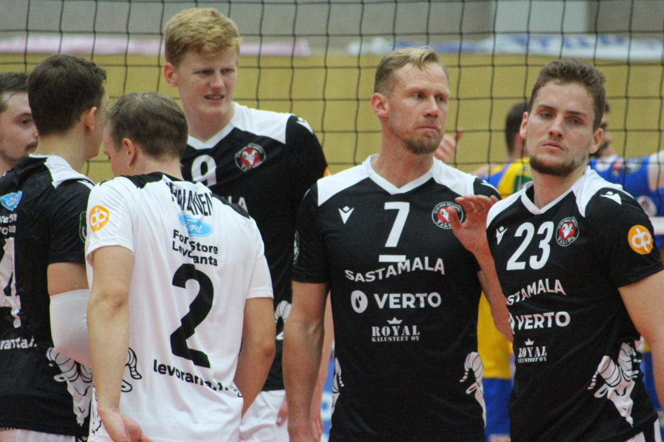 Mikko Esko, Sakari Mäkinen