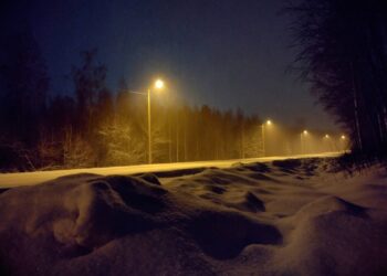 Lumisade, lumi, talvi, katulamppu, katuvalo