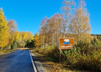 Taikayöntien vanha opaste
