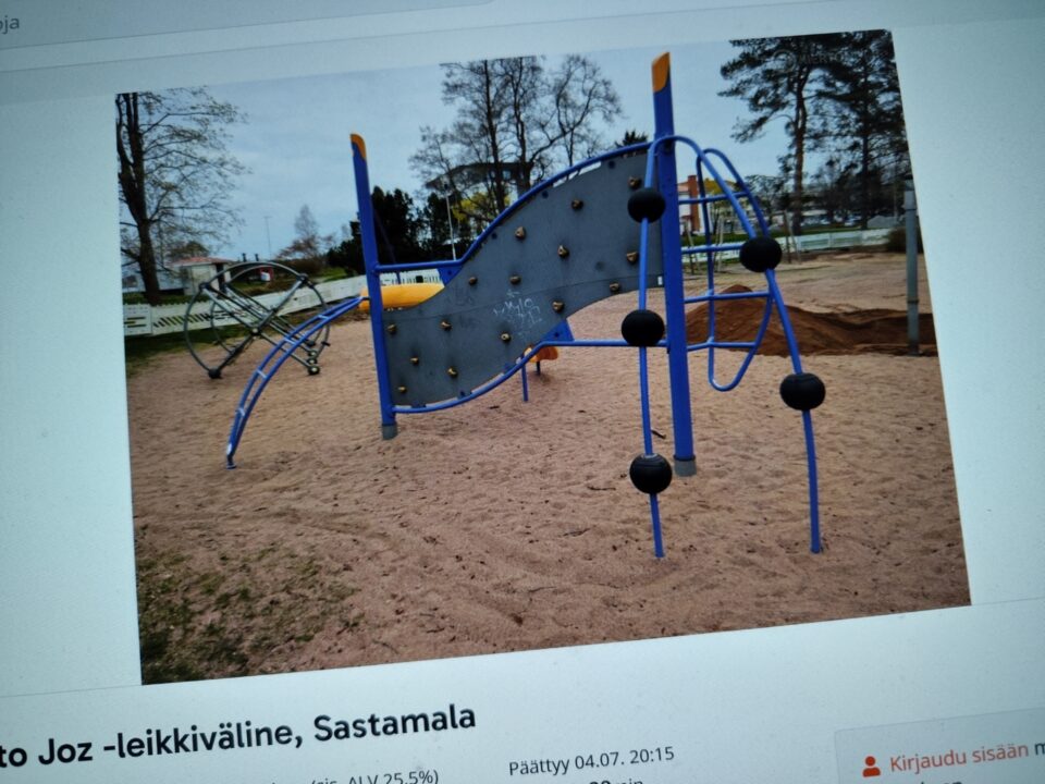 Leikkikeskus, huutokauppa